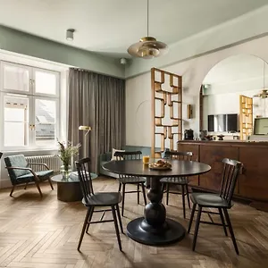 Angelus Apartment